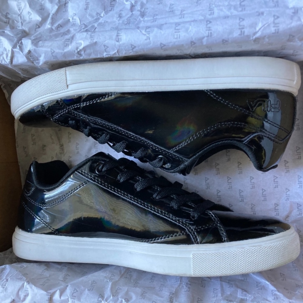 Fila Holographic Amalfi 3 Shoes Women's 8.5